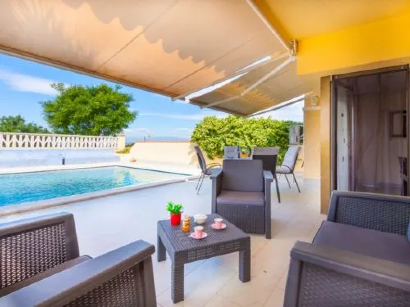 House LA OLIVA Palau Savardera