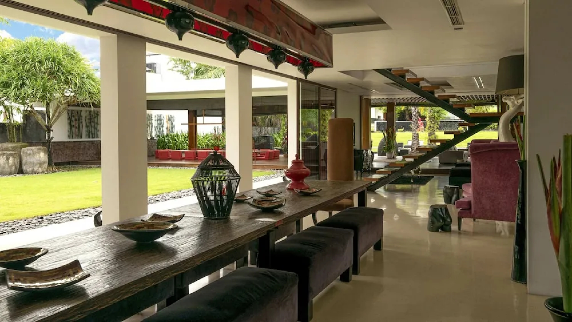 SuperNova Private Boutique Retreat Villa