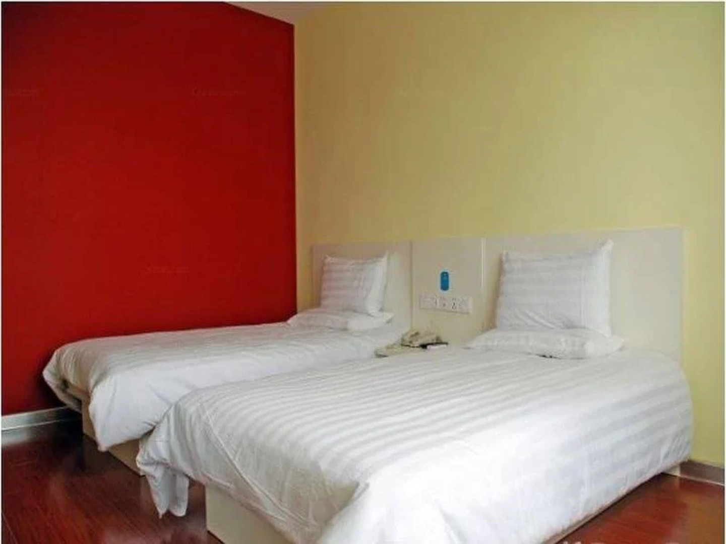 Hanting Express Lingxiao Square 2nd Branch