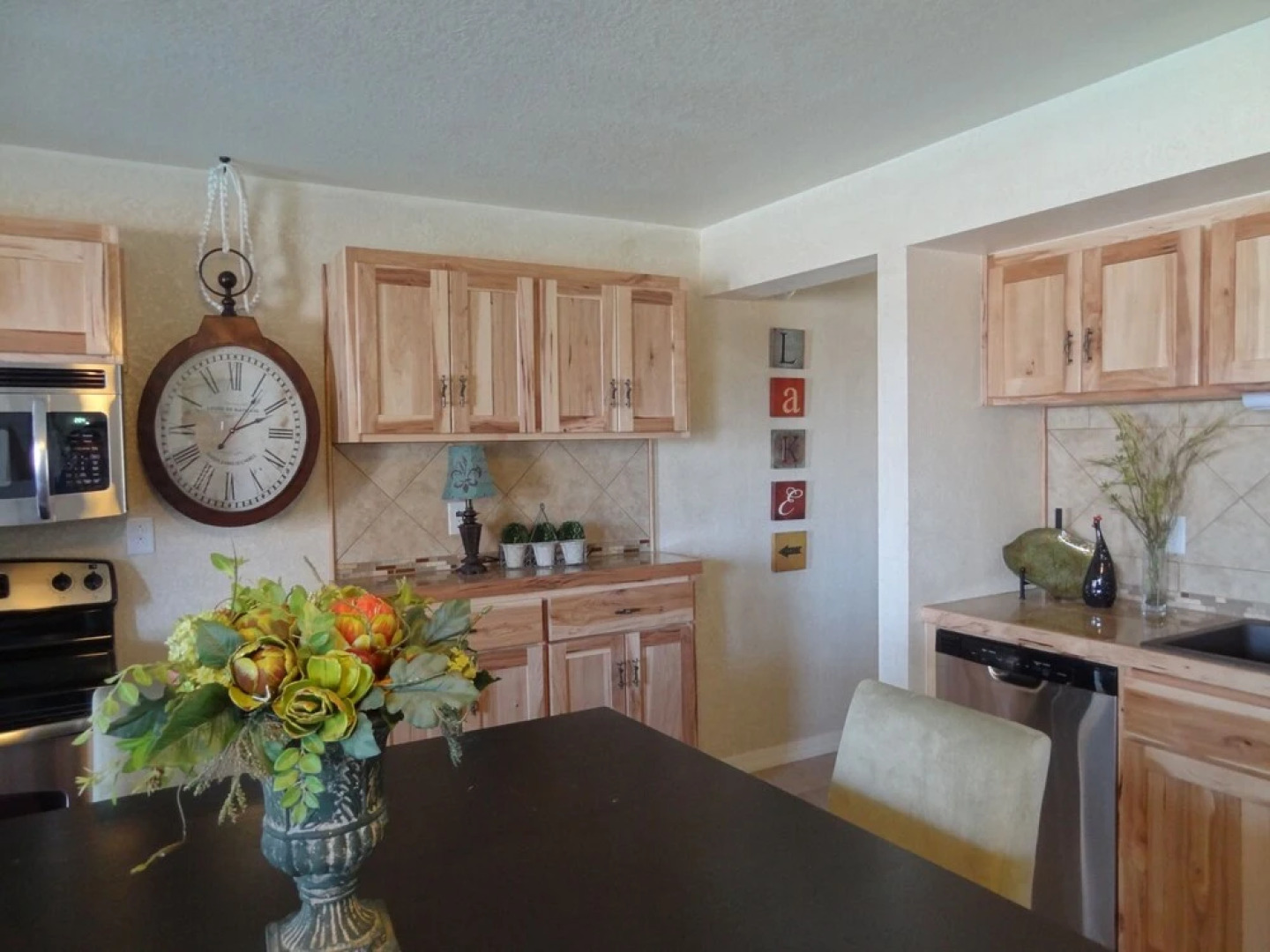 Poolside King Cabana with full kitchen, king bed, sleeper sofa and pool access. by RedAwning