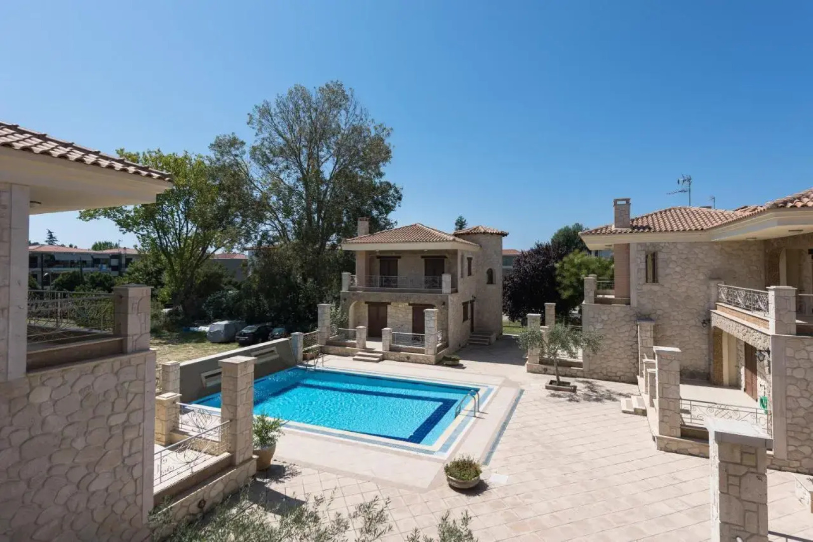 #Luxlikehome - Siviri J&B House