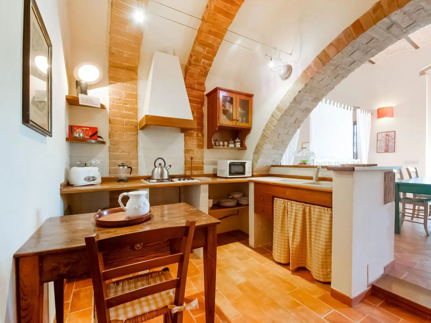 Boutique Cottage in Poggibonsi with Pool