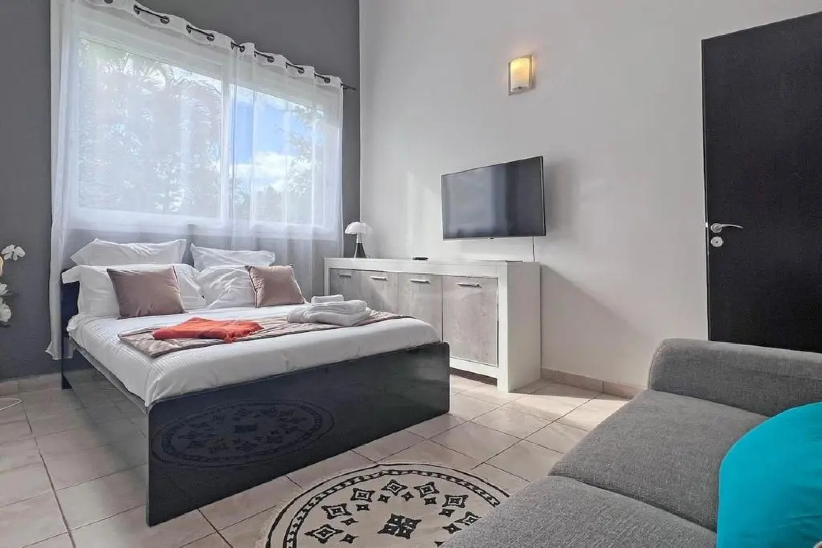 Villa de 4 chambres avec piscine privee jacuzzi et jardin clos a Baie Mahault a 5 km de la plage