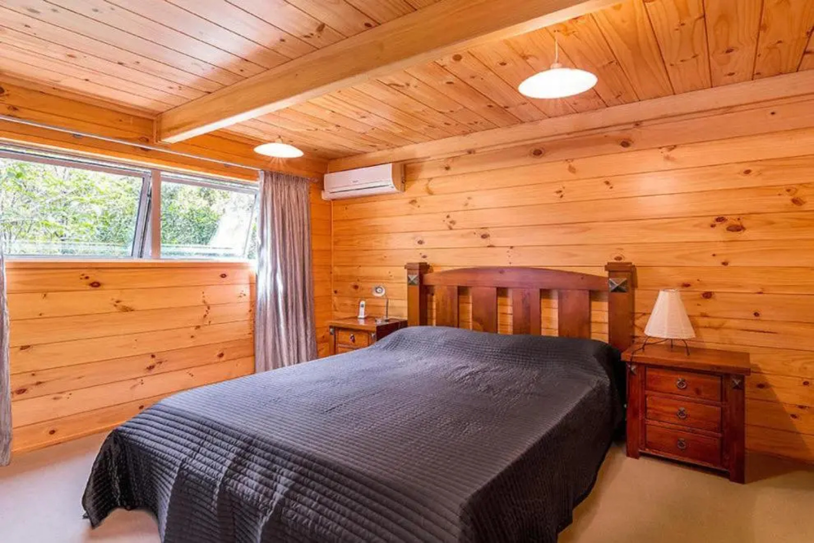 Lakeside Landing - Lake Tarawera Holiday Home