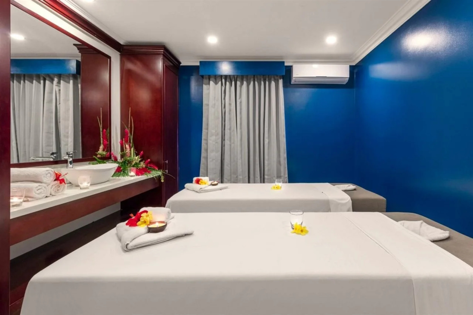 Sheraton Samoa Aggie Grey's Hotel & Bungalows