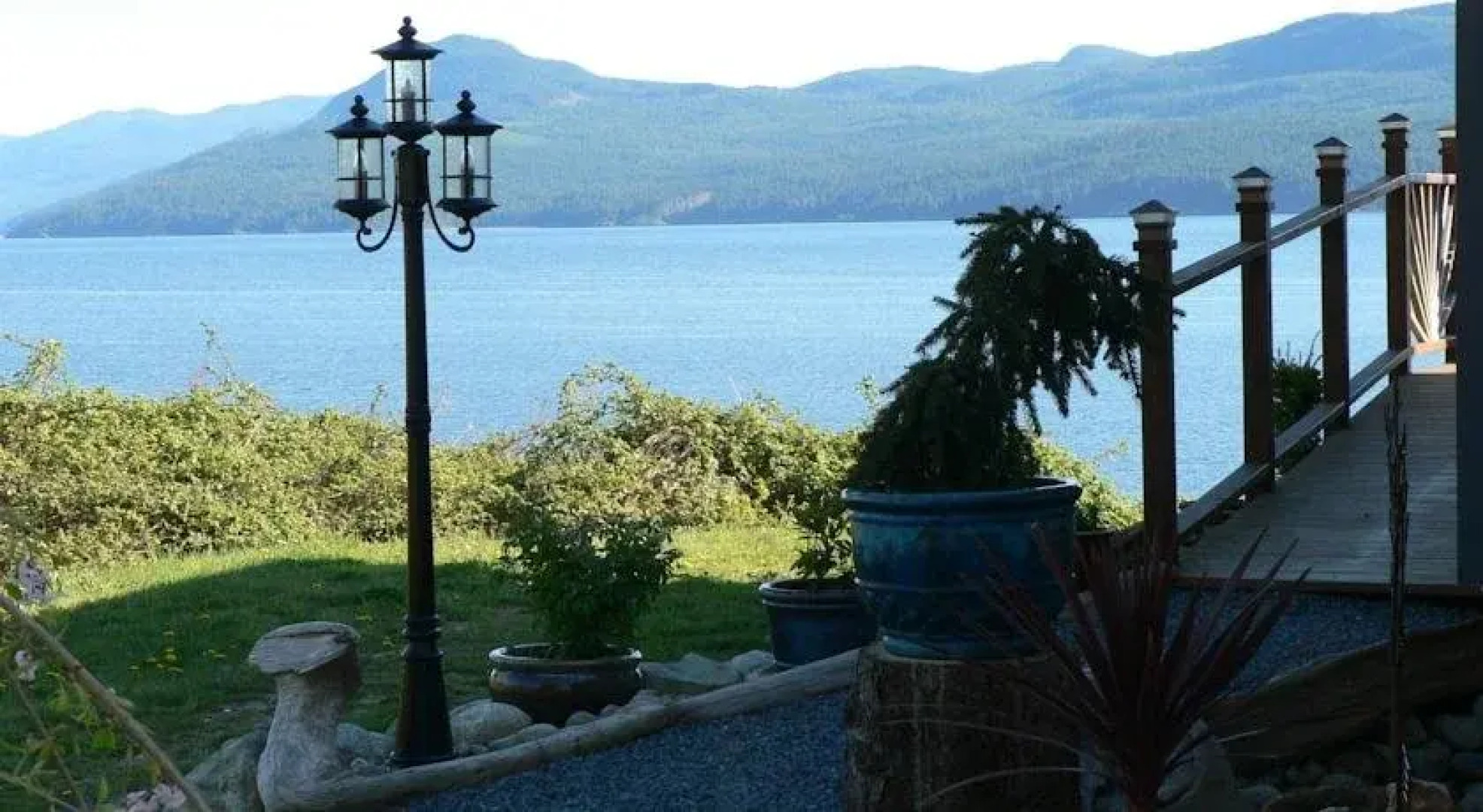 The Getaway Waterfront Cottage