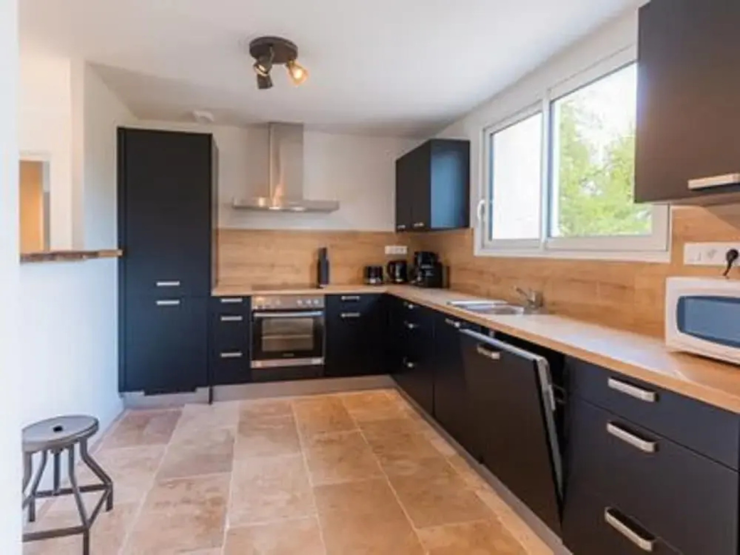 Modern Villa With Large Garden