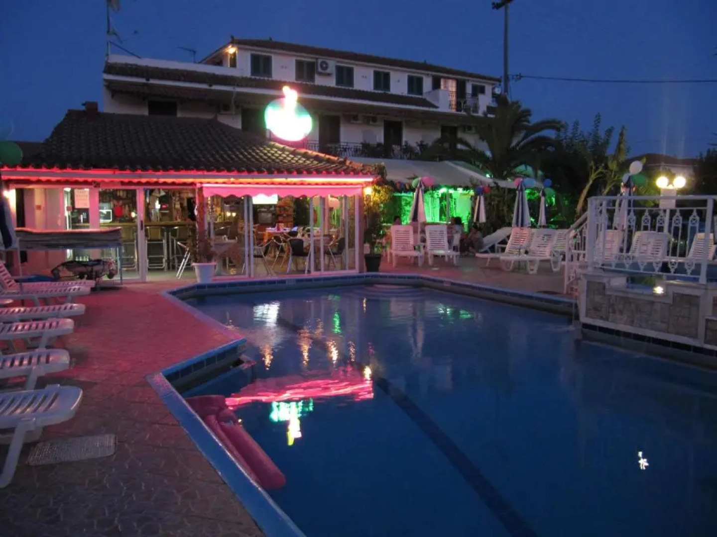 Acapulco Marinos Studios & Apartments