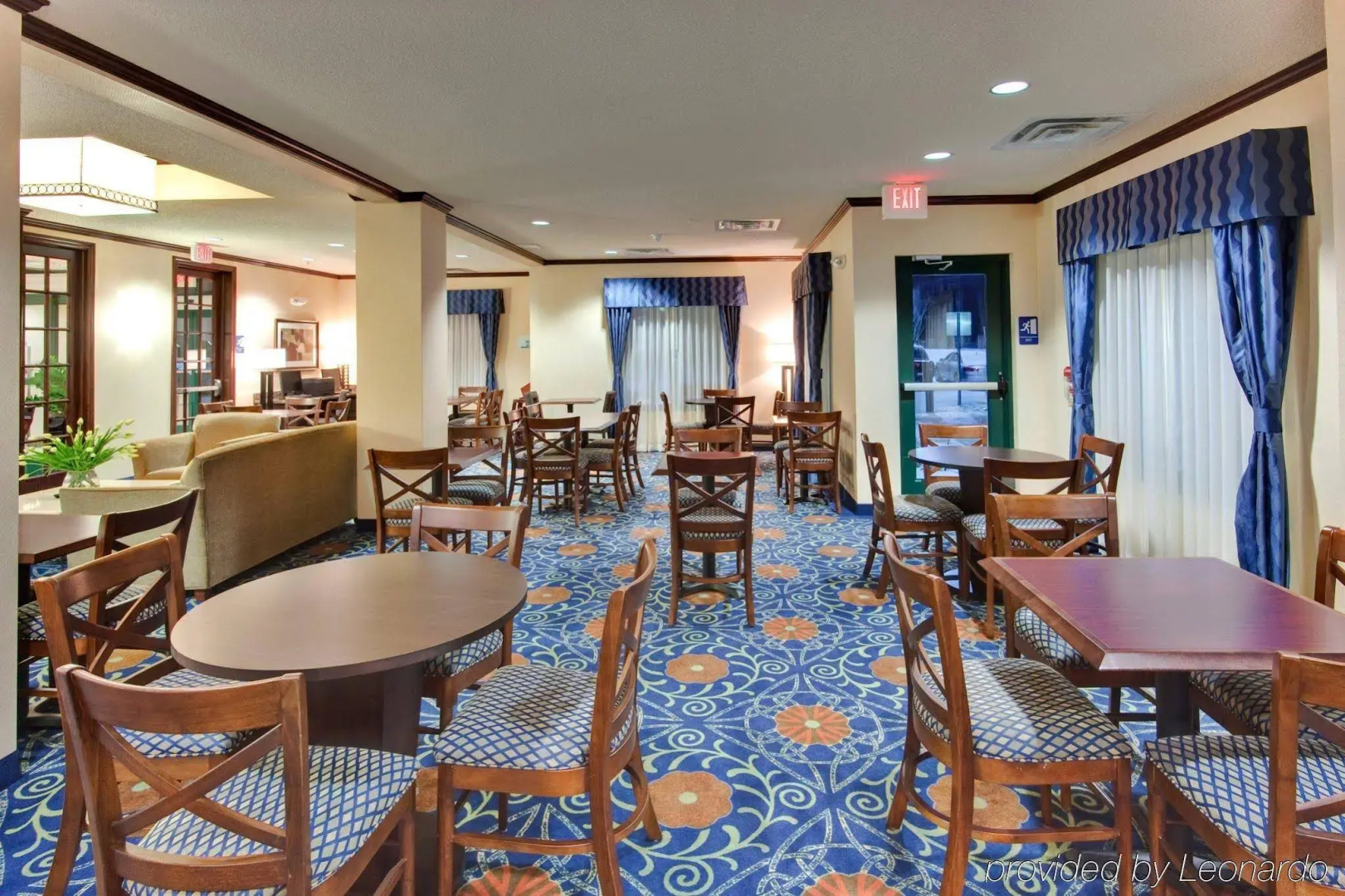 Holiday Inn Express Hotel & Suites Detroit-Novi by IHG