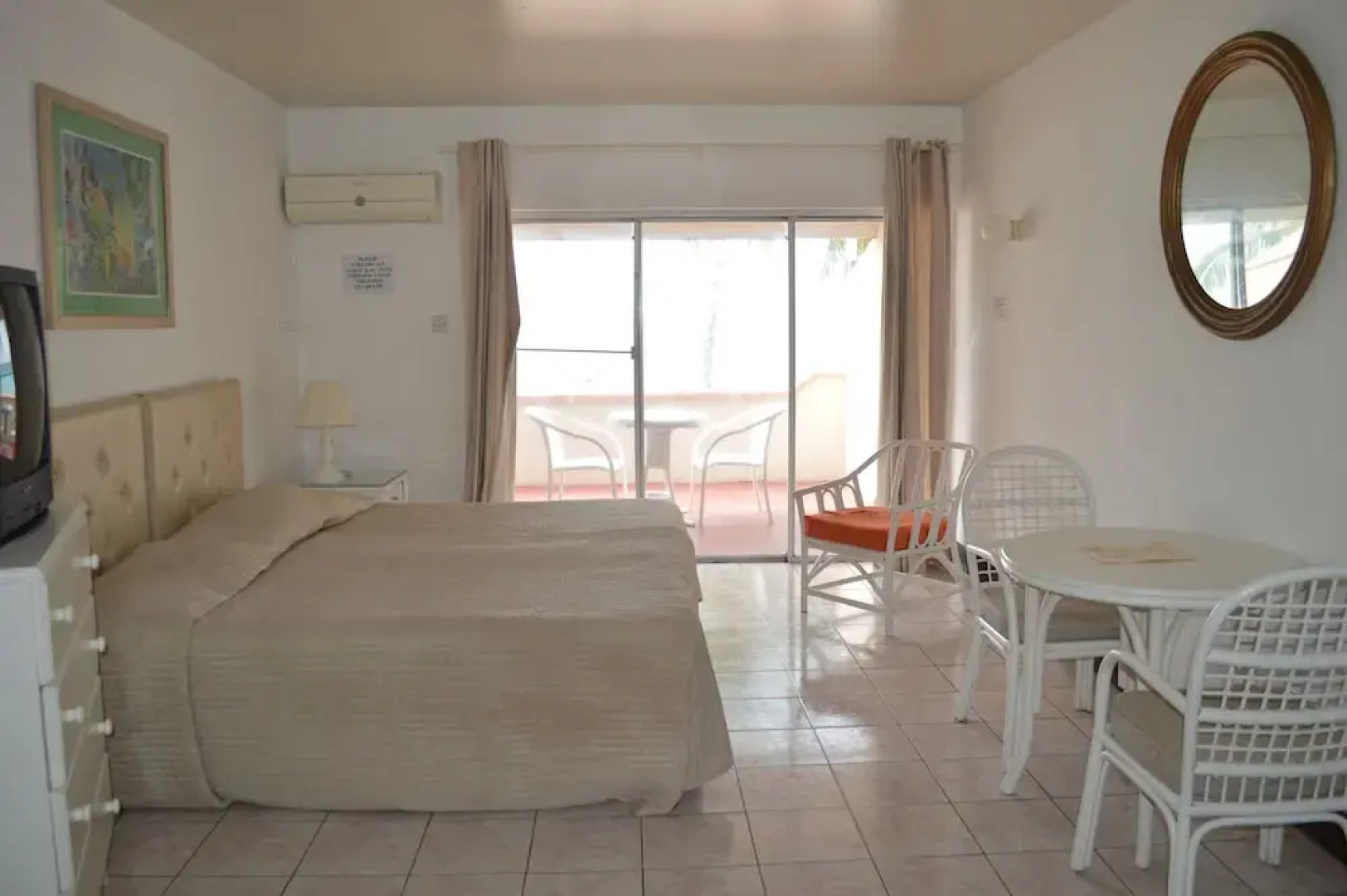 Four Aces Apartments