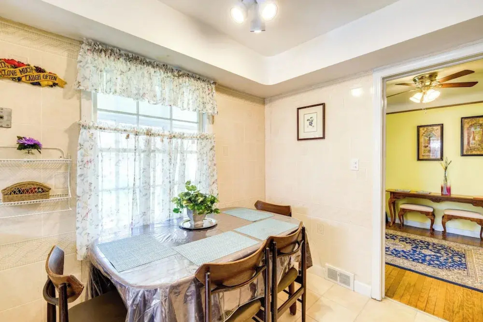 Cleveland Heights Home w/ Sunroom: Park Across St!