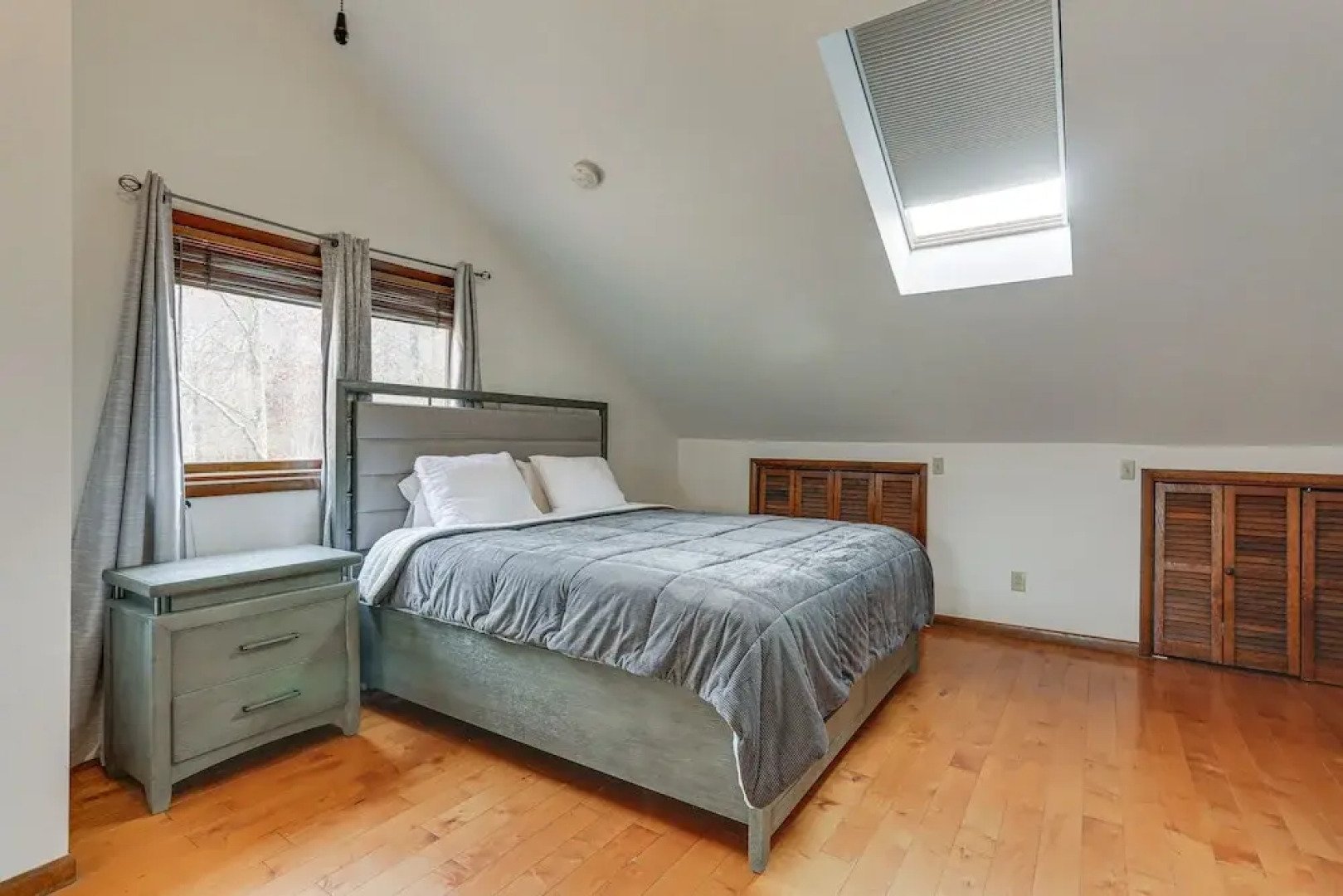 Vernon Township Condo w/ Balcony Near Ski Lifts!