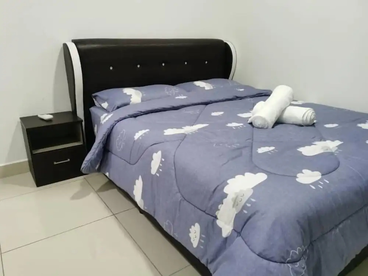 Woodsbury Suite by Homez Suite