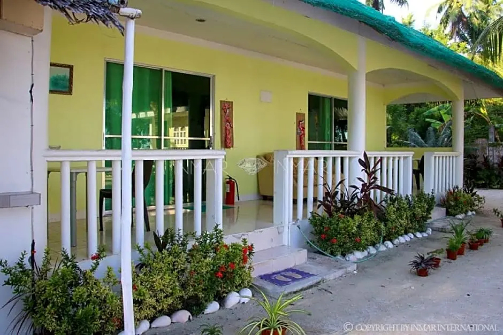 Paradise reef resort