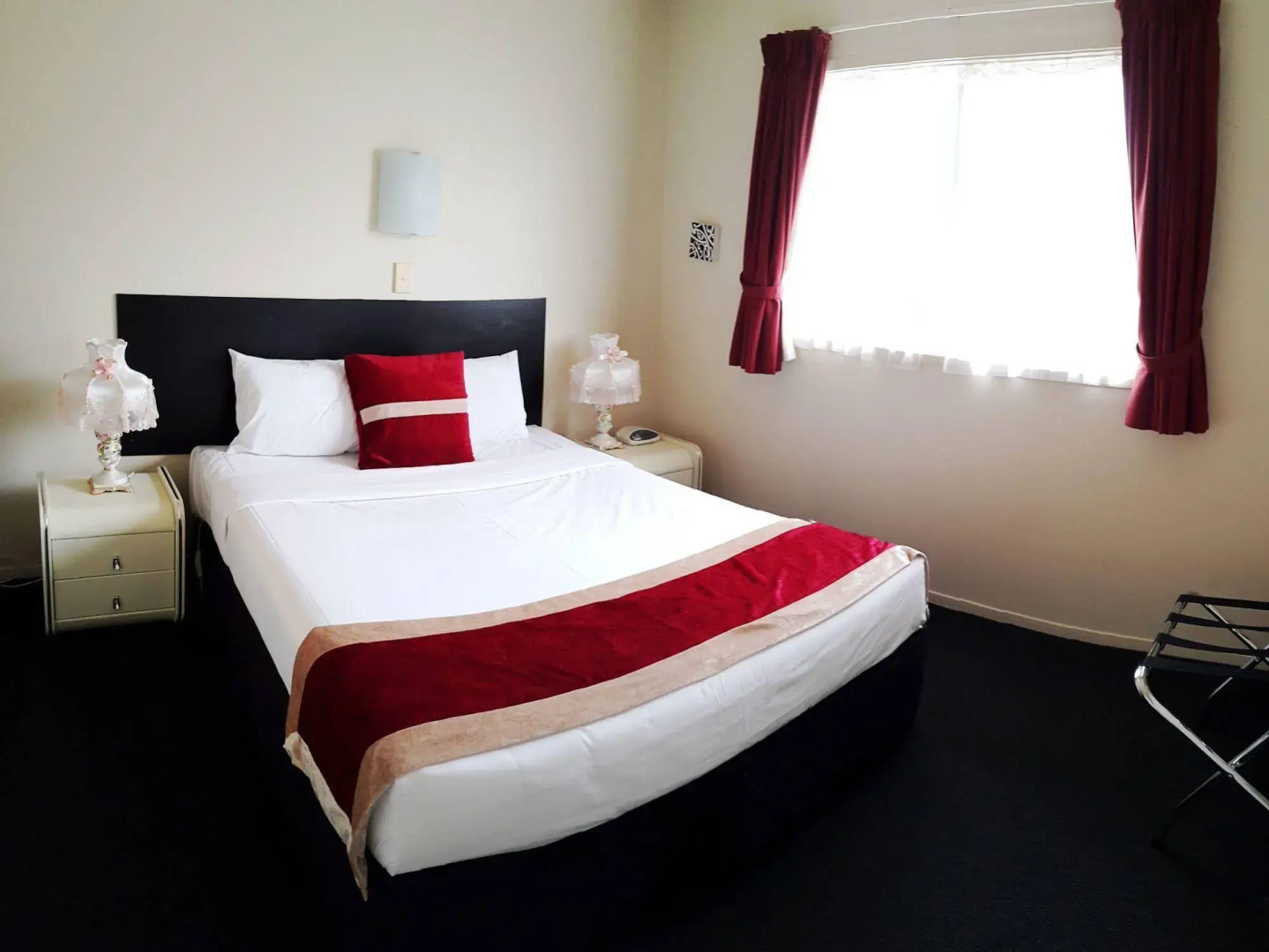 Ann’s Volcanic Motel