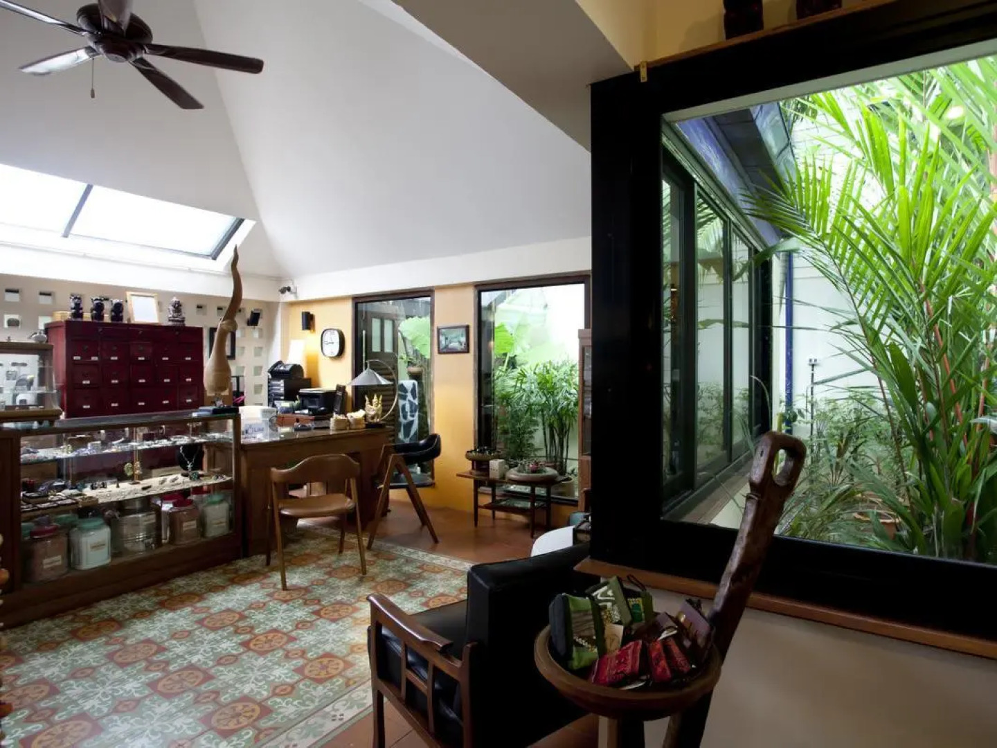 Pier 42 Boutique Resort & Spa