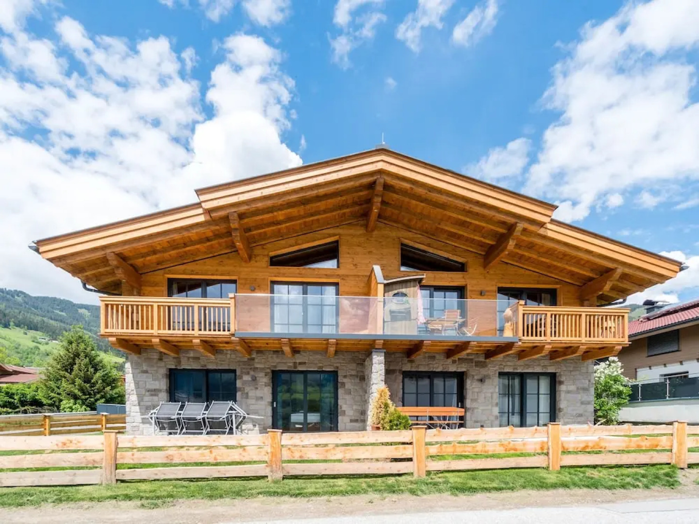 Spacious Chalet With Sauna in Krimml, Near the Ski-bus Stop
