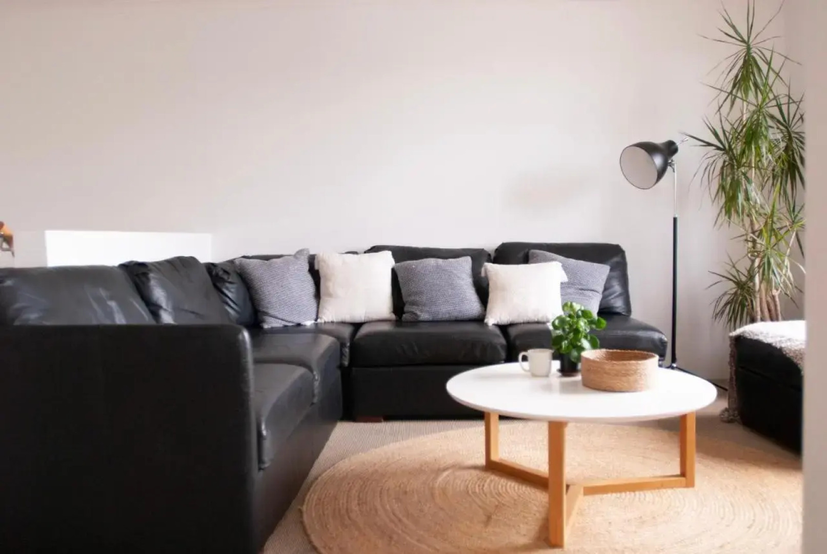 2 By The Beach, Sunny stylish beach side unit