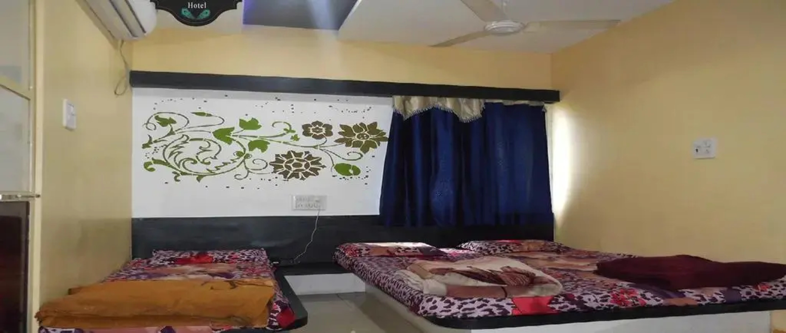 Shri Radhe Krishna Hotel