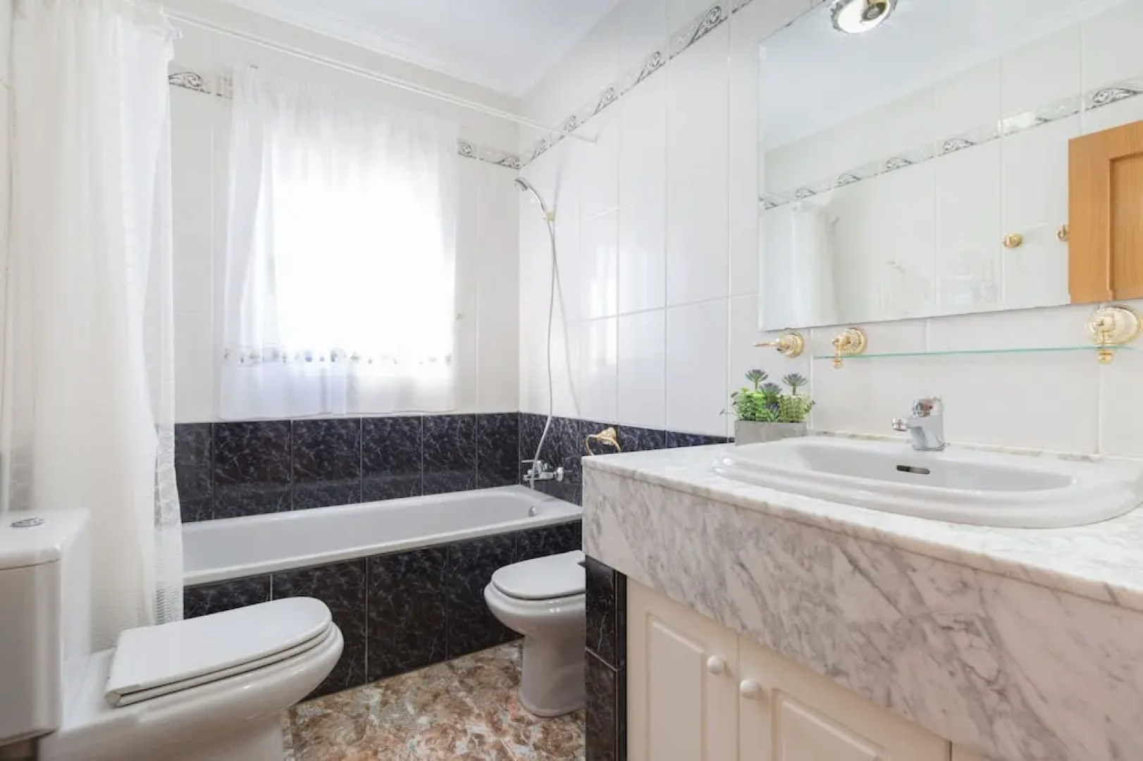 Fidalsa Villa Grand White House