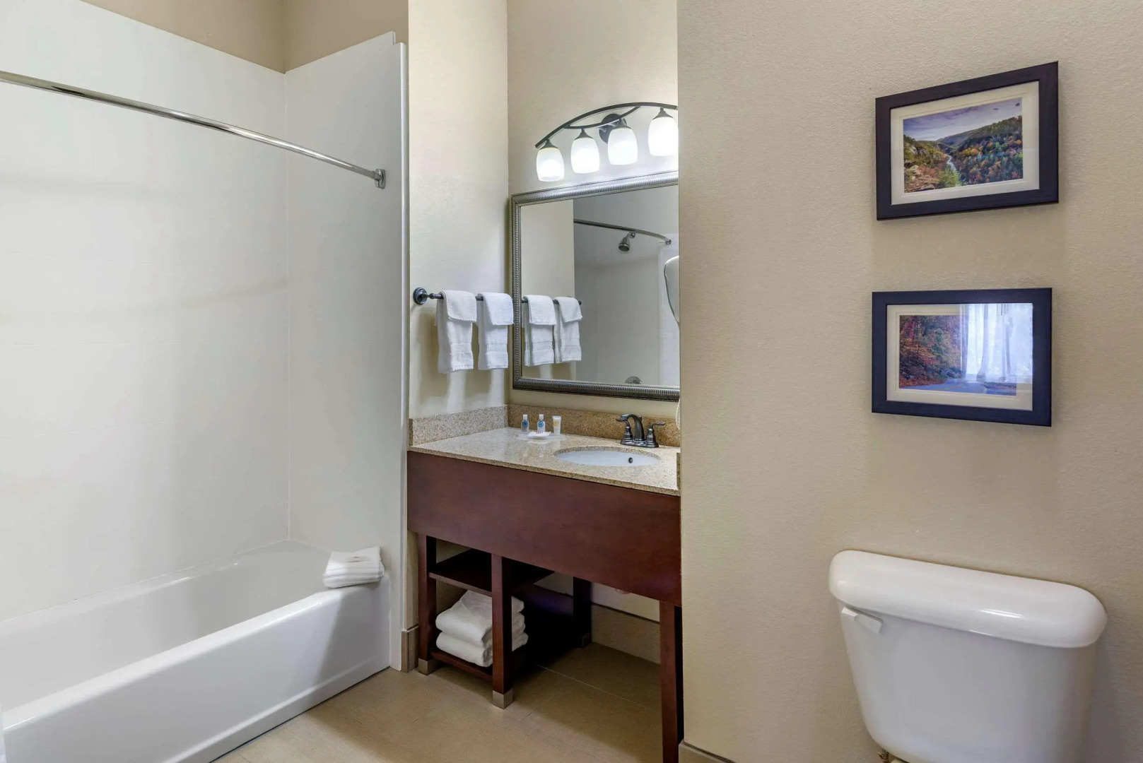 Comfort Inn & Suites Blue Ridge