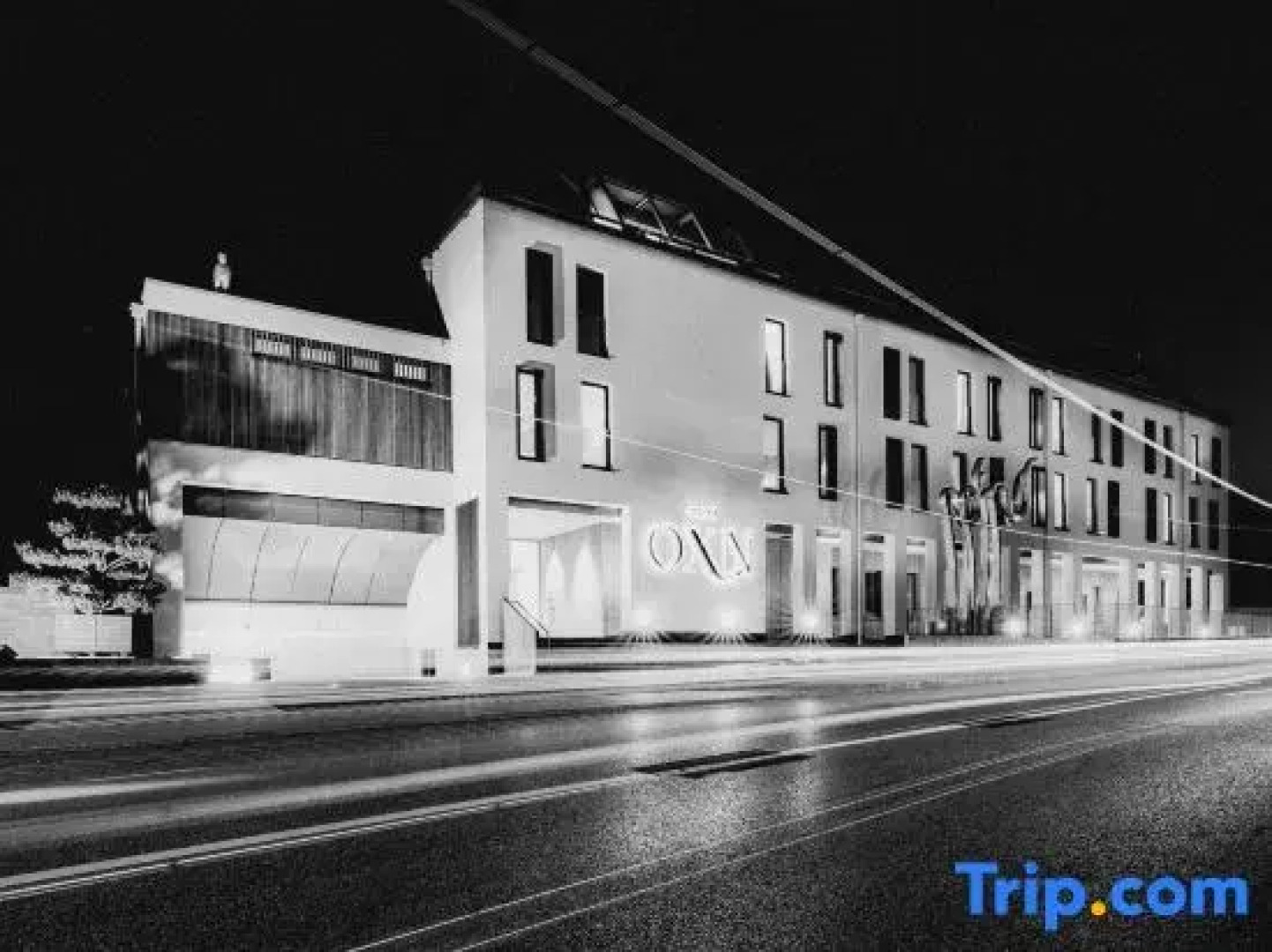 zumOXN Hotel & Restaurant