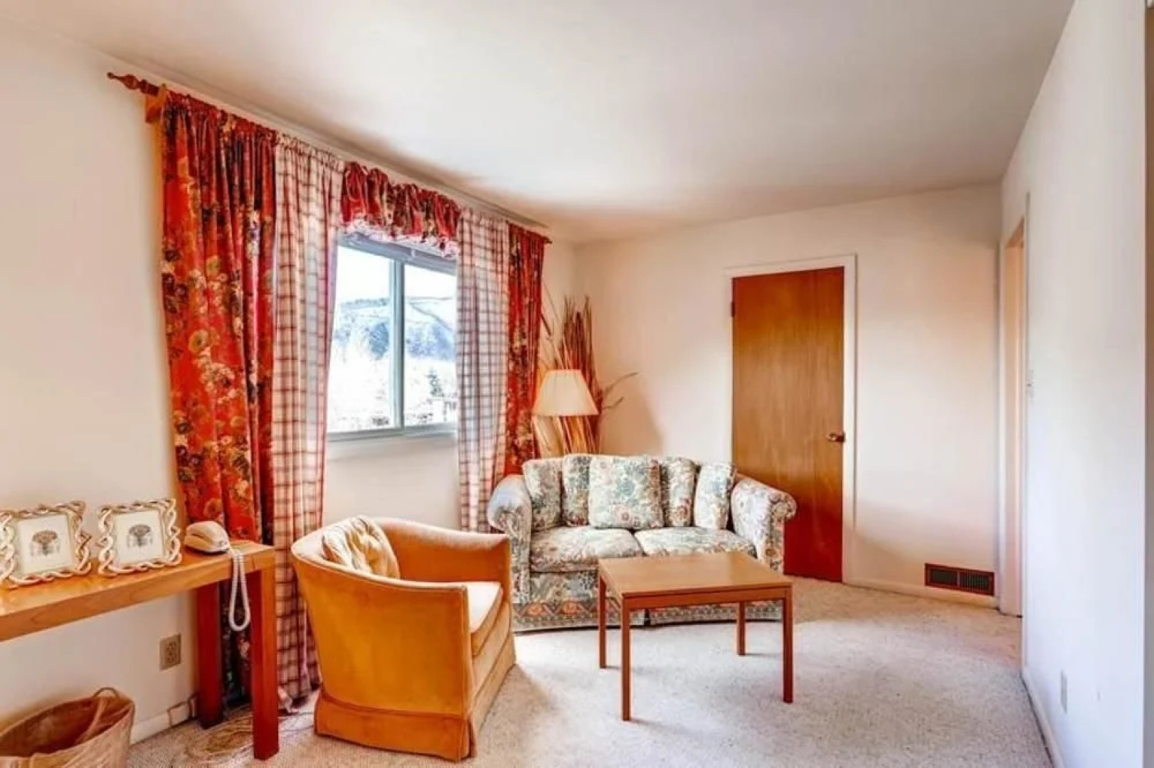 Barbee Cottage Downtown Private Home by McCartney