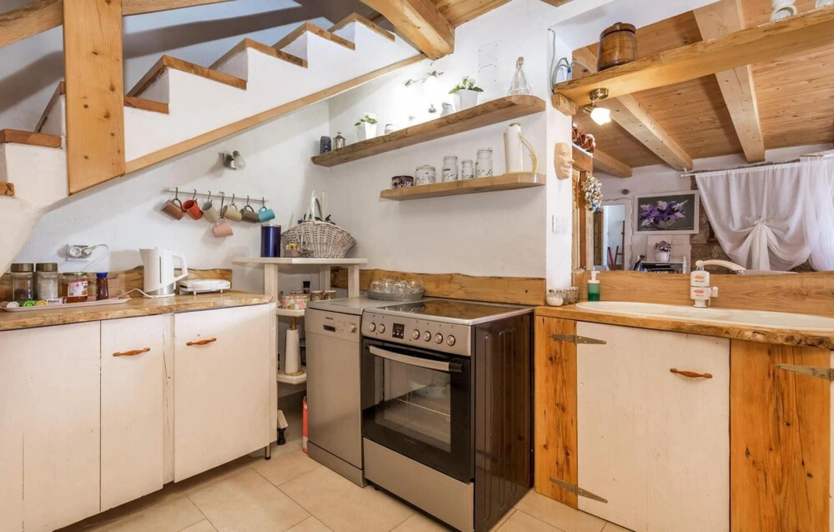 Beautiful Home in Lukovo Sugarje With 3 Bedrooms and Wifi