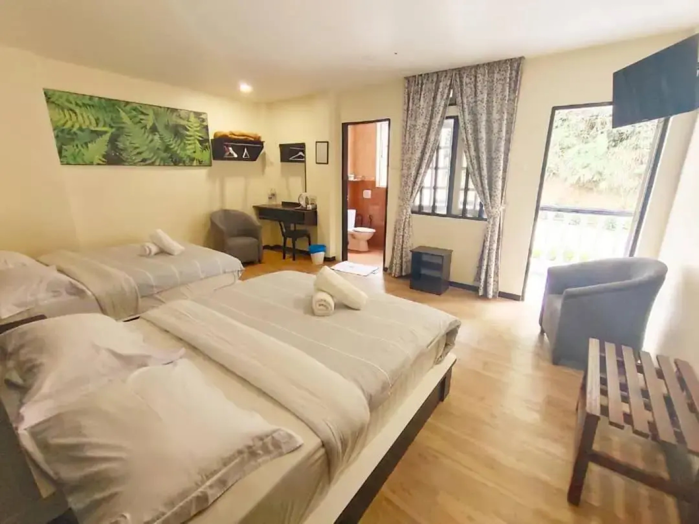 Hillview Inn