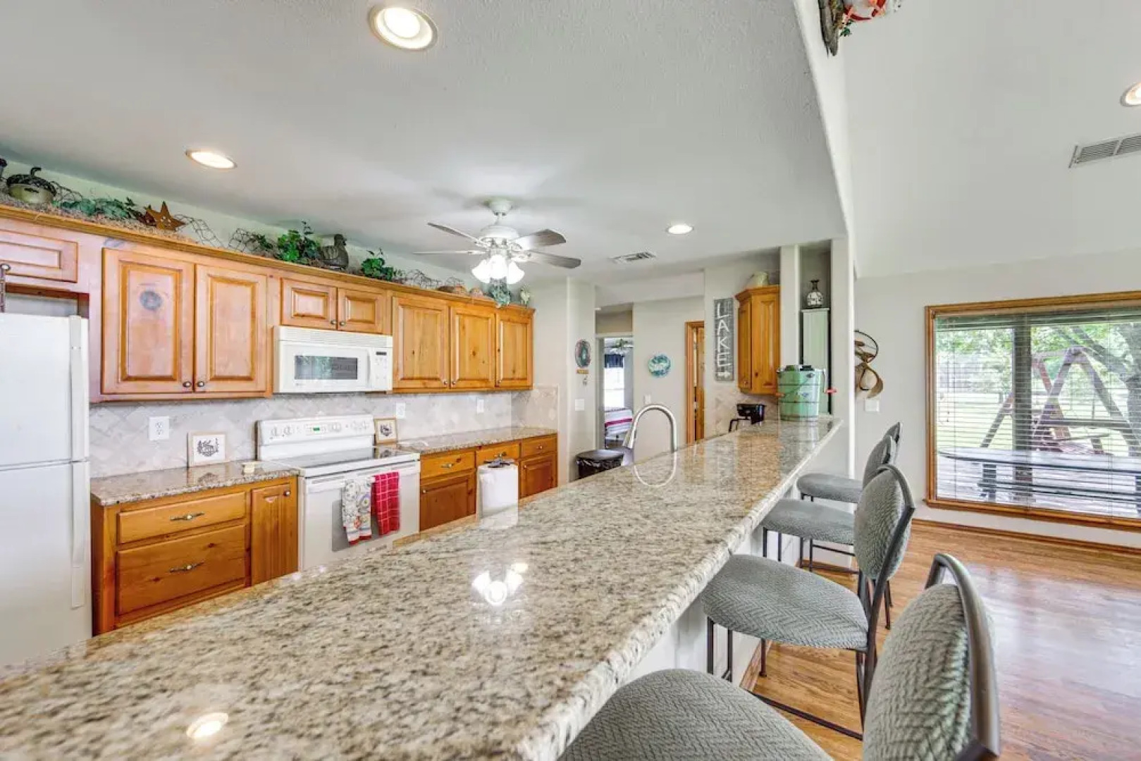 Rhodes Retreat w/ Dock on Cedar Creek Lake!