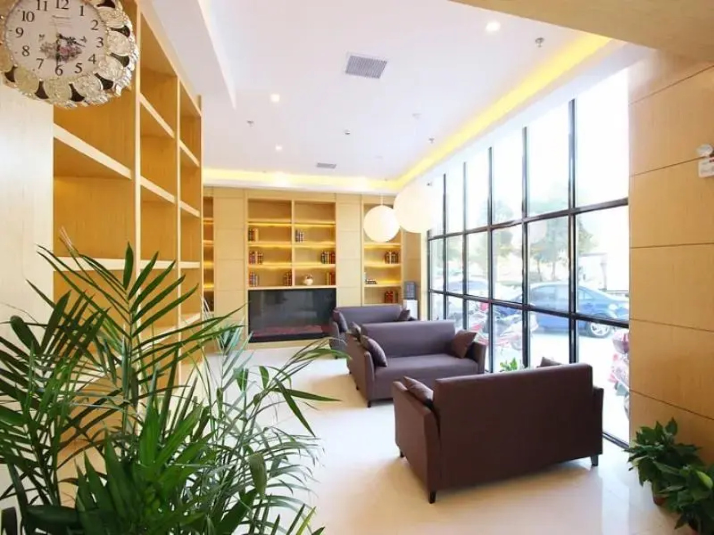 GreenTree Inn Jiangsu Wuxi Huishan High-Speed Rail Qianzhou Chongwen Road Business Hotel