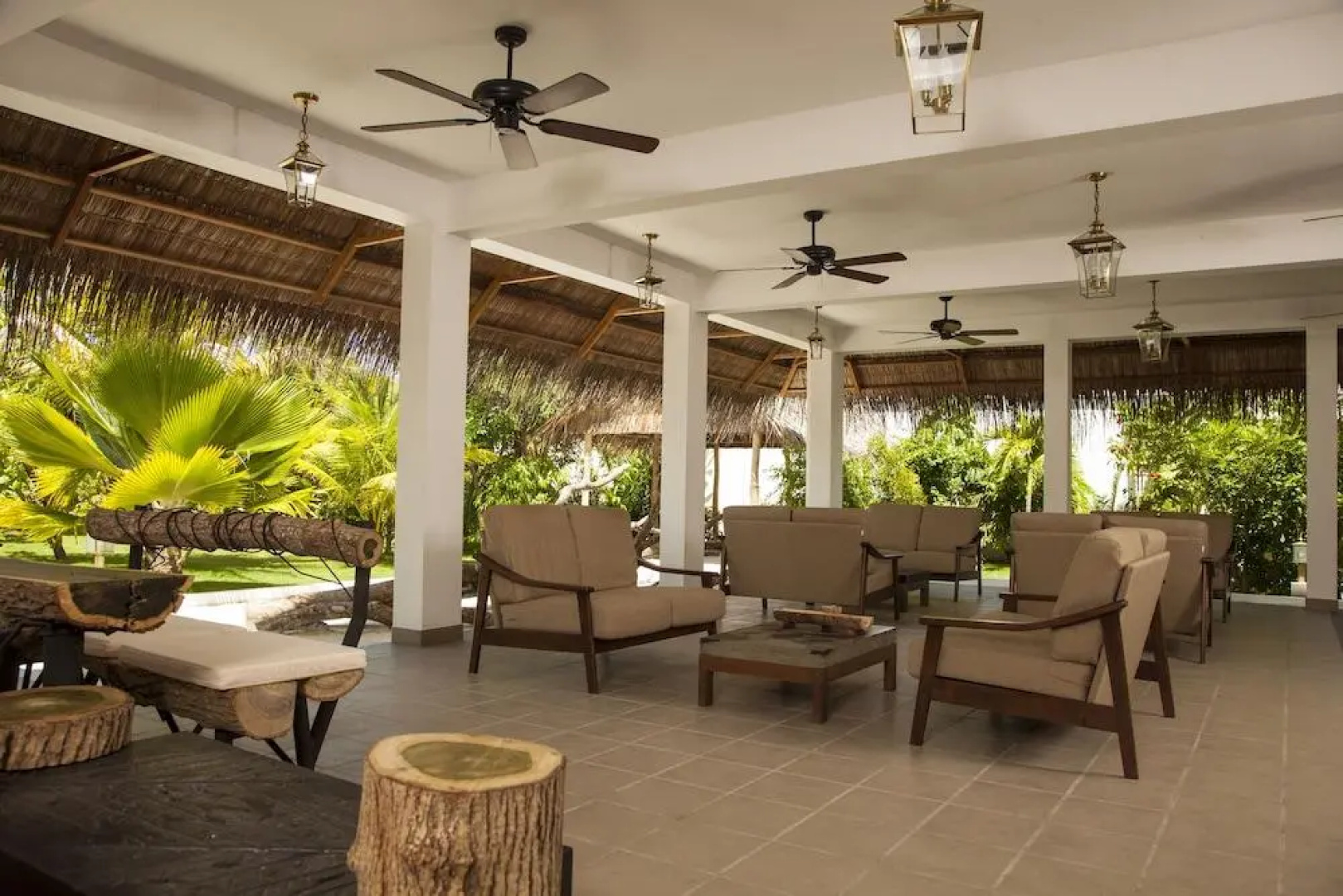 Amra Palace Laamu