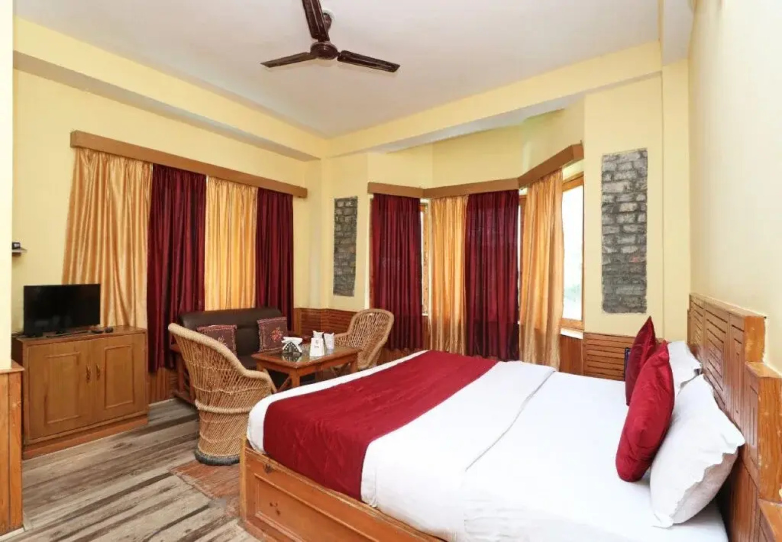 Hotel Devlok International