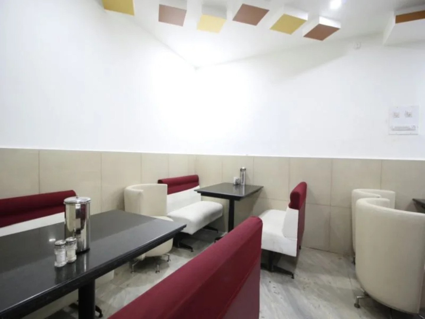 Hotel Kadamba Comforts