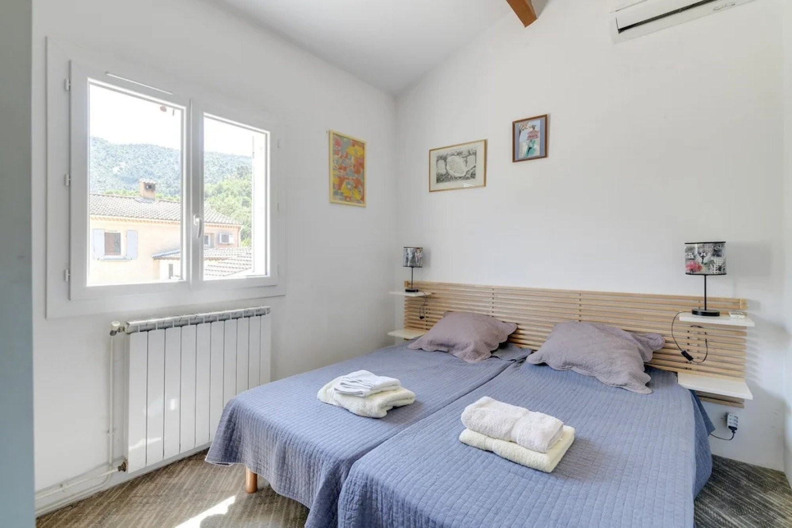 House With 3 Bedrooms in Oppède, With Wonderful Mountain View, Private