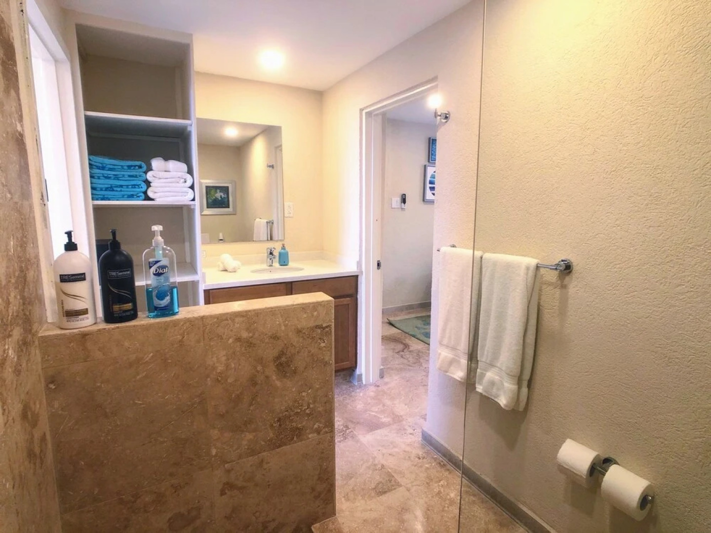 Lighthouse Look Apartments