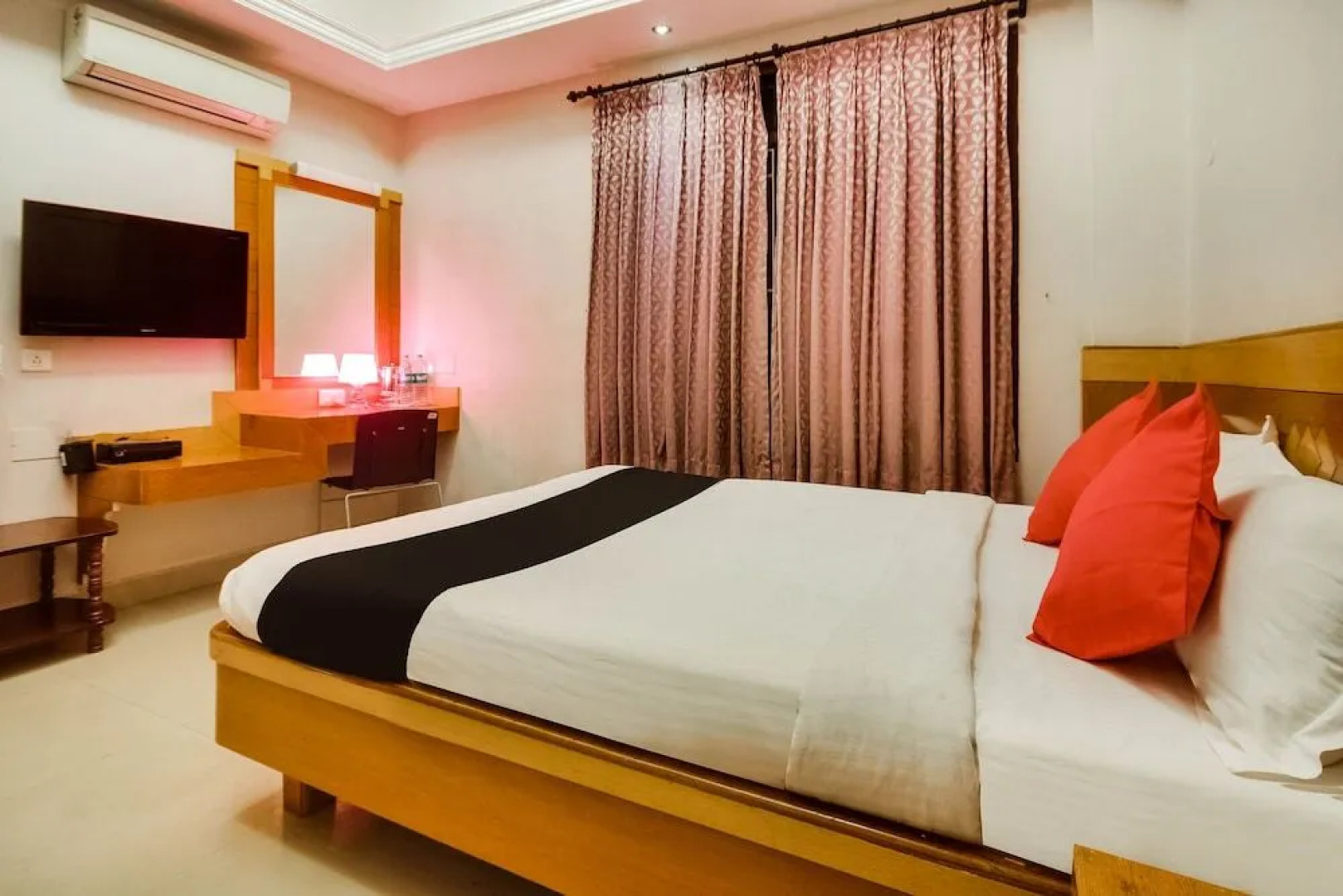 Capital O 49169 Hotel Raks