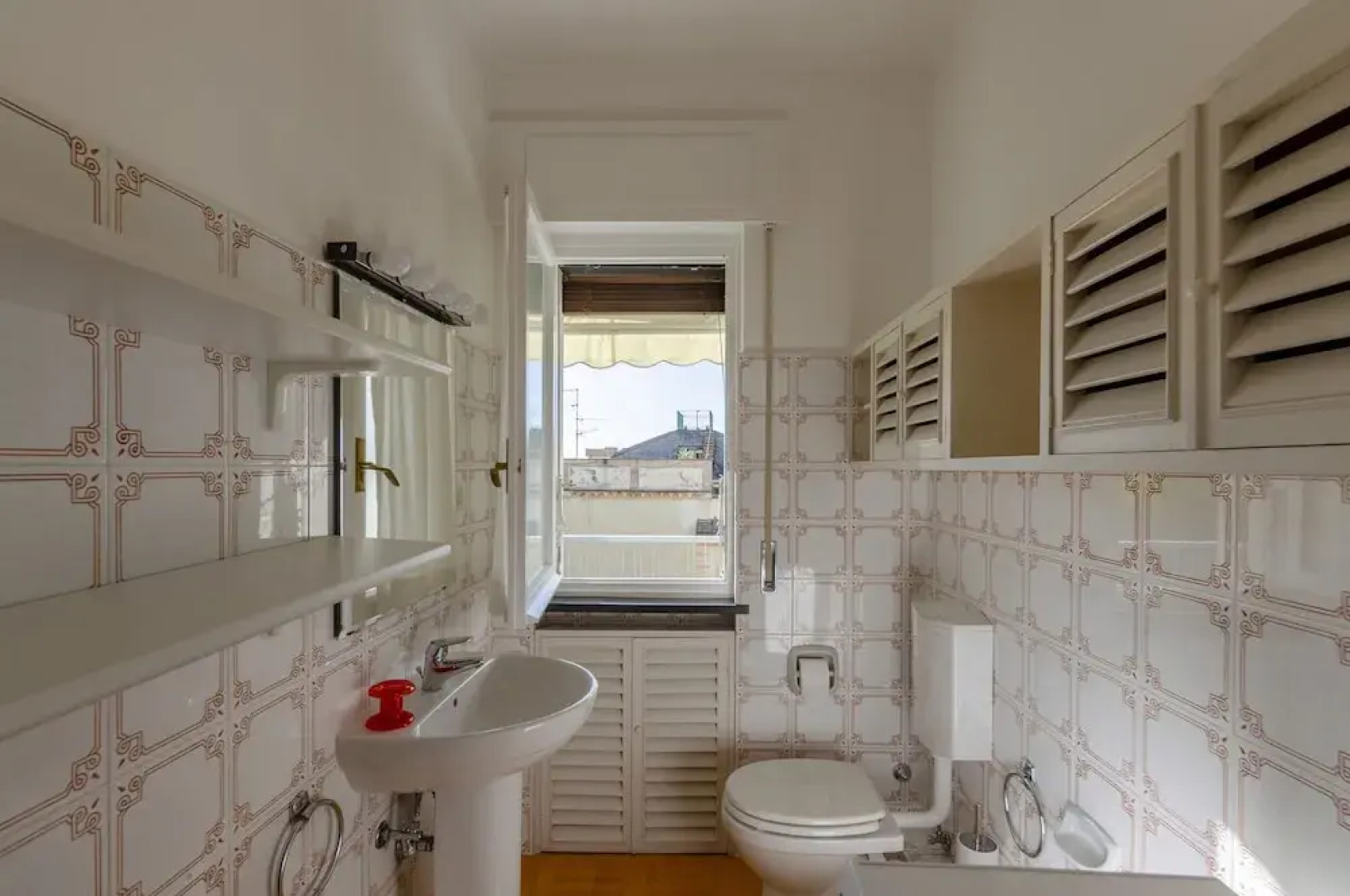 JOIVY Light Flat for 5 in the Heart of Bogliasco