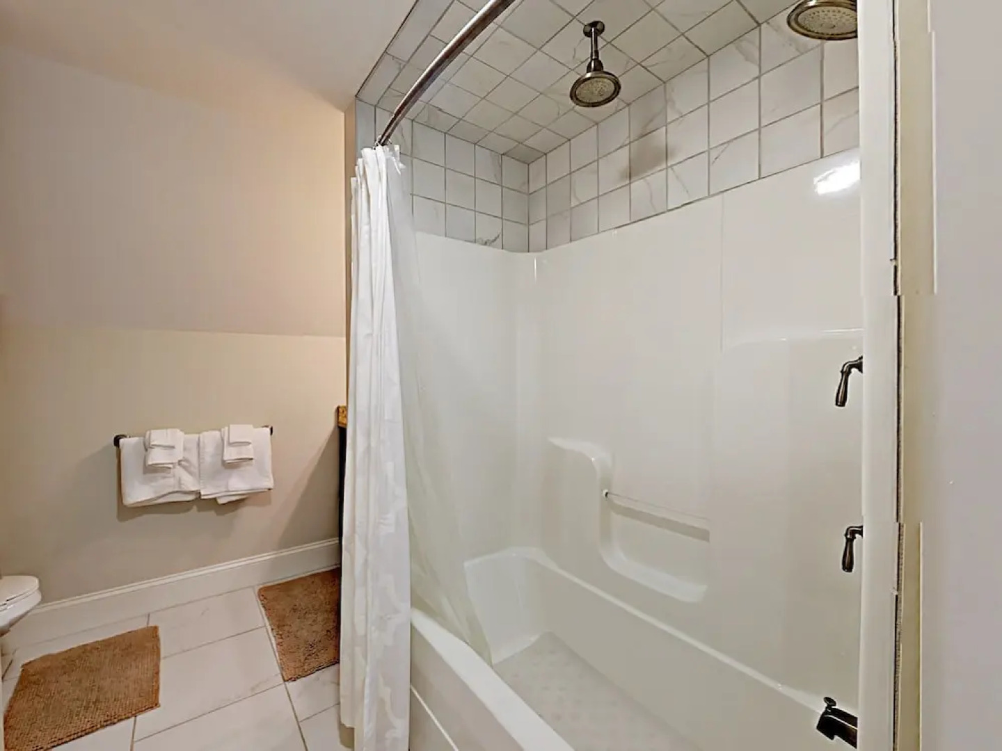 10 Ocean Street Cottage - 1 Br cottage by RedAwning