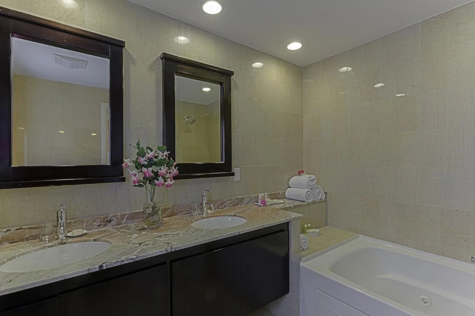 Princess Heights Luxury Boutique Condo Hotel