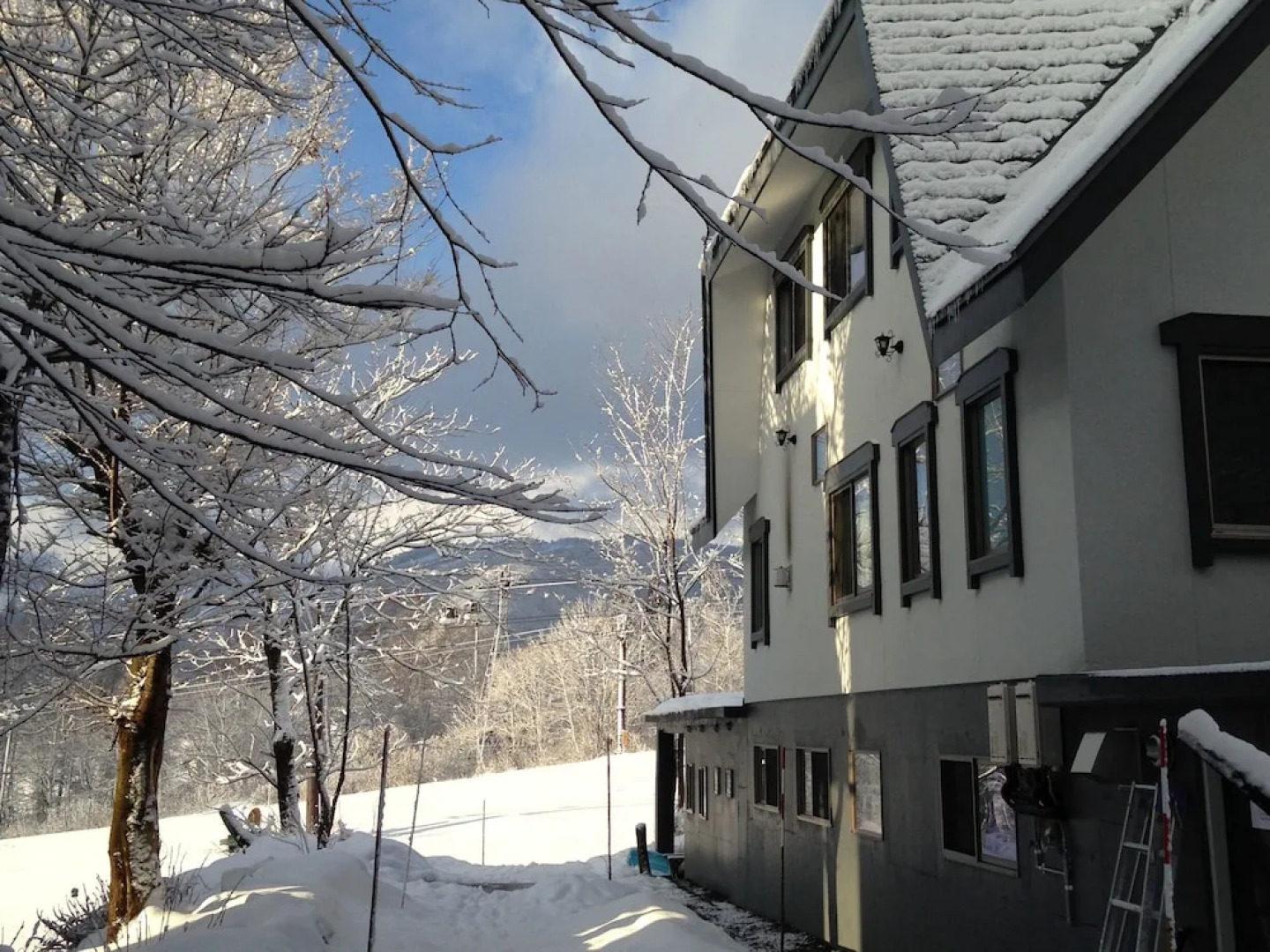 Hakuba Slopeside Chalet