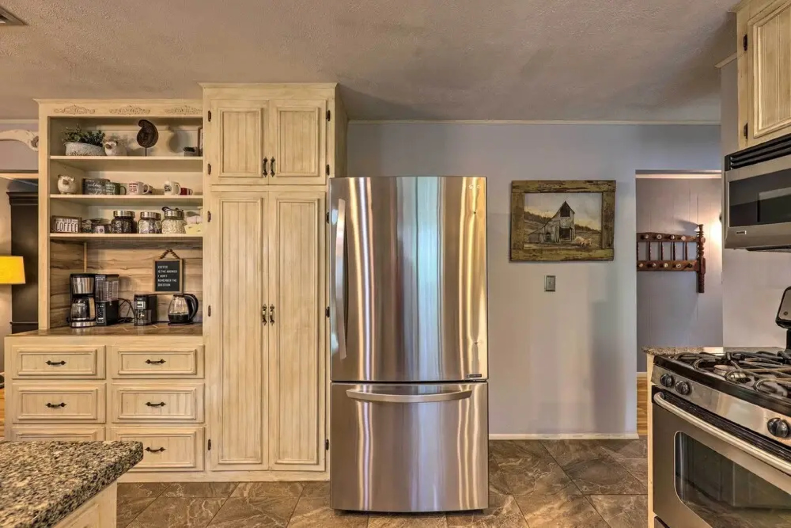 Prescott Home w/ Fireplace ~ 2 Mi to Downtown!