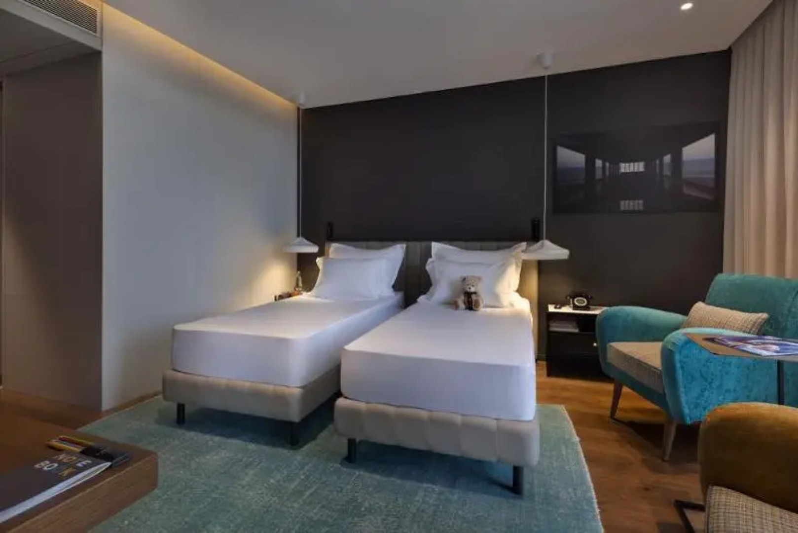 Publica Isrotel, Autograph Collection