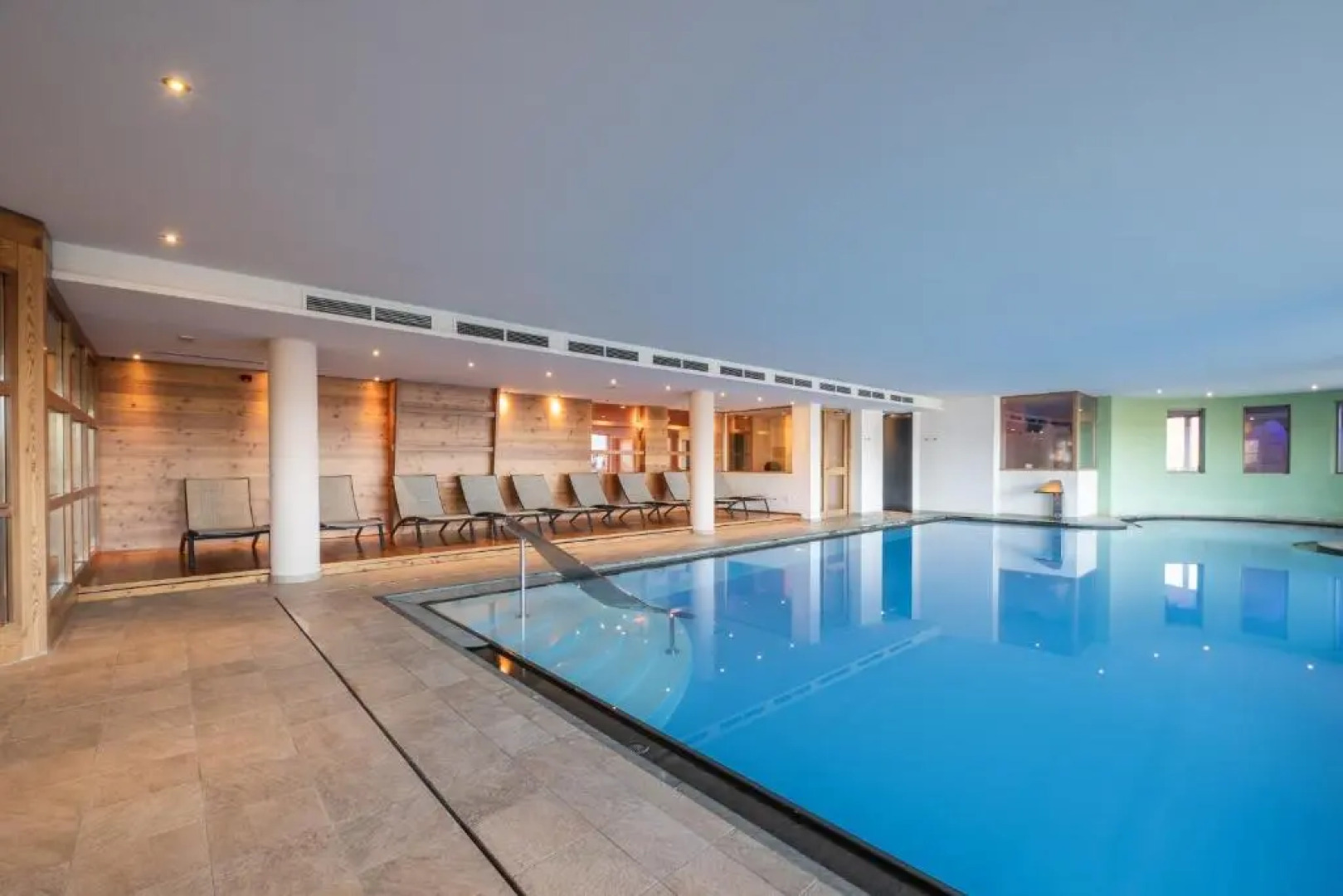 Hotel Emmy - five elements