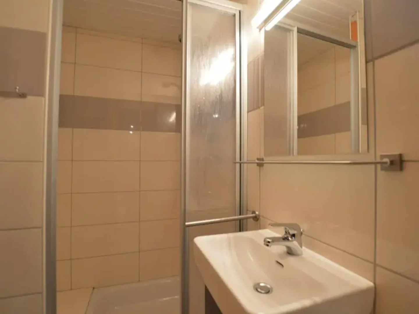 Elegant Beverce Escape