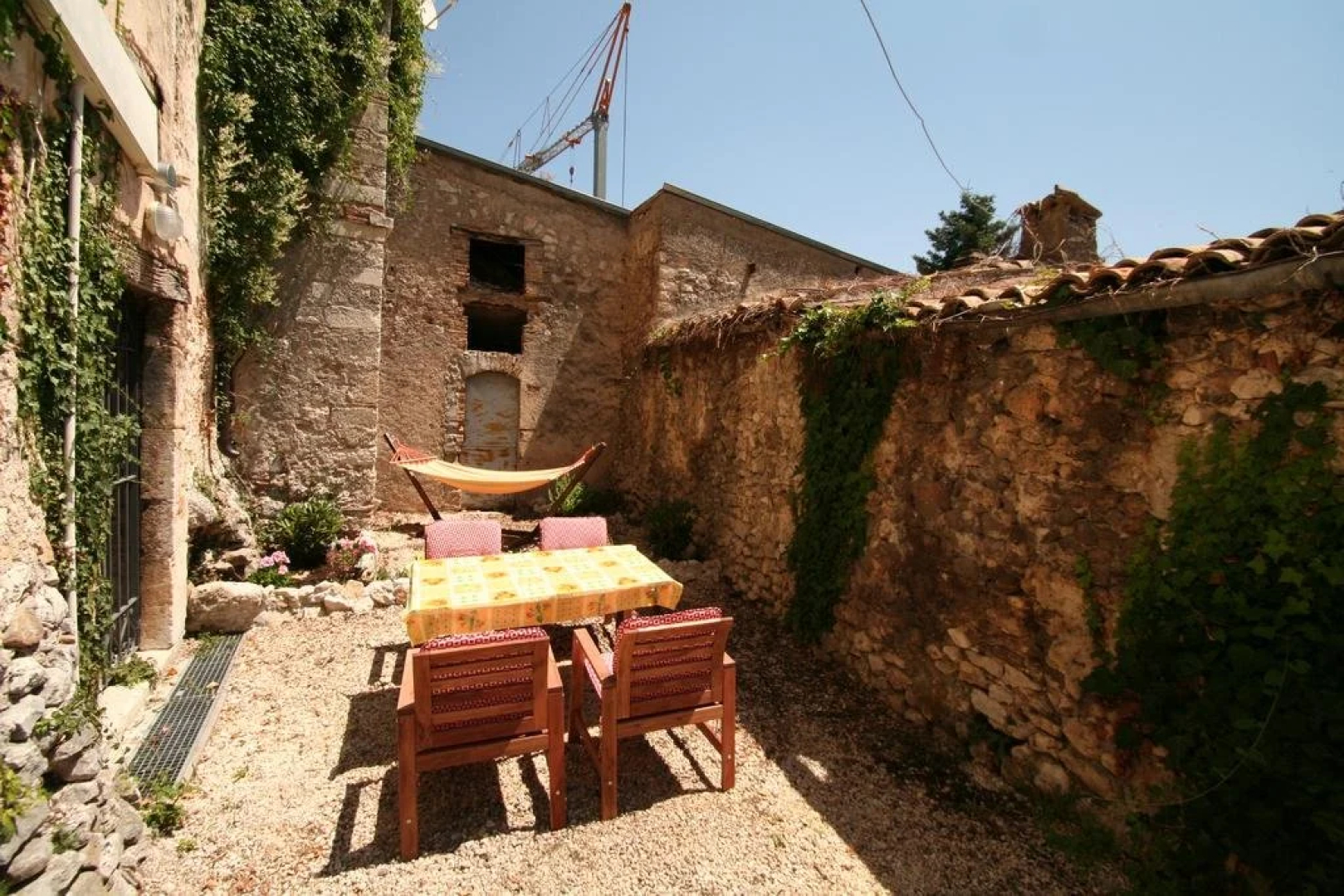 Sotto Il Castello
