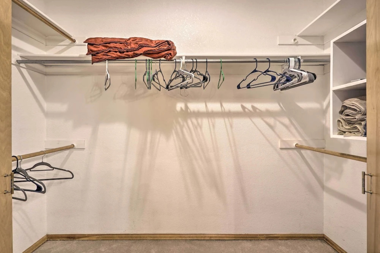 Mtn-view Cabin w/ Deck, 3 Mi to Cripple Creek!