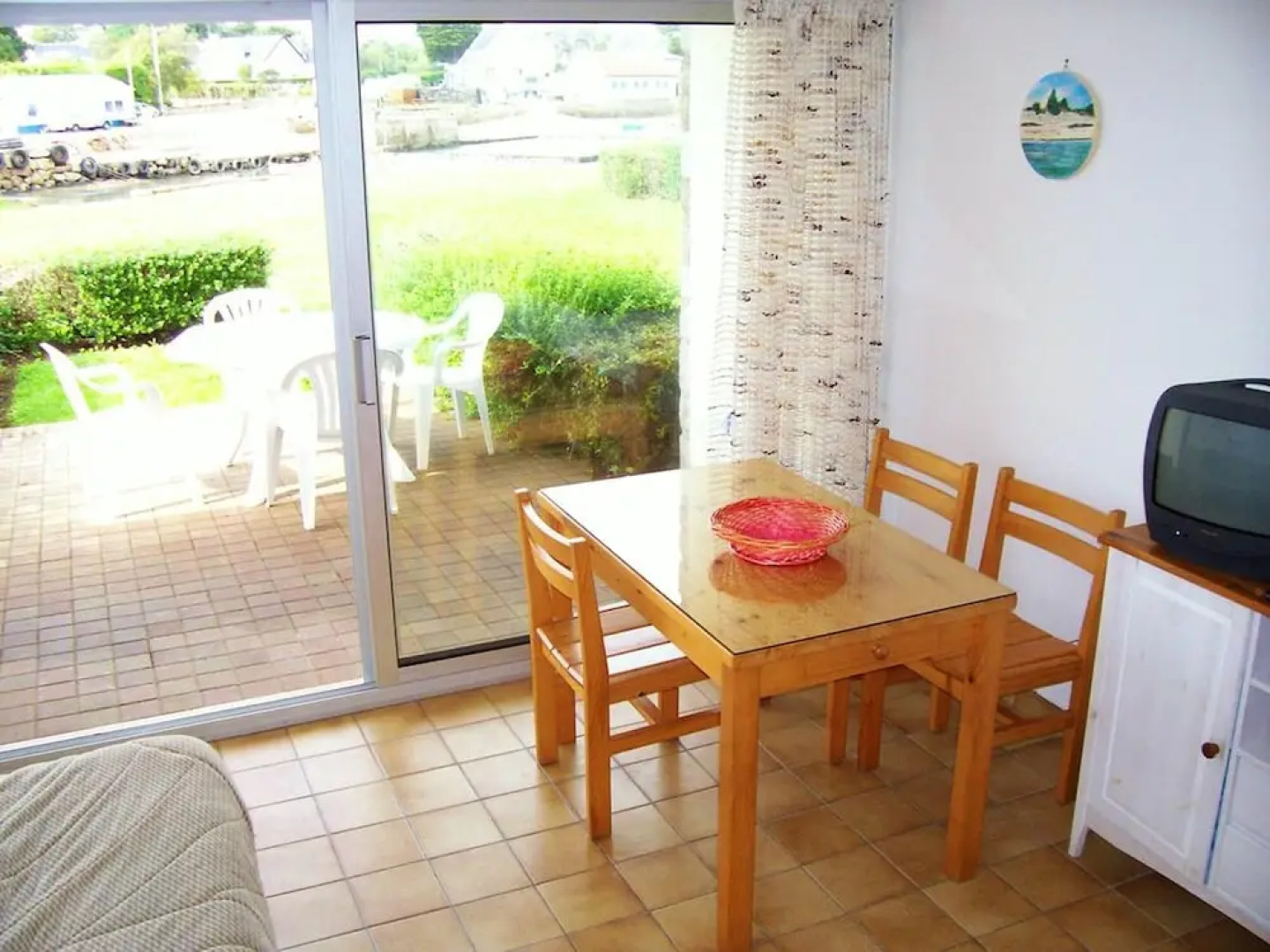 Studio in Locmariaquer, With Wonderful sea View and Enclosed Garden