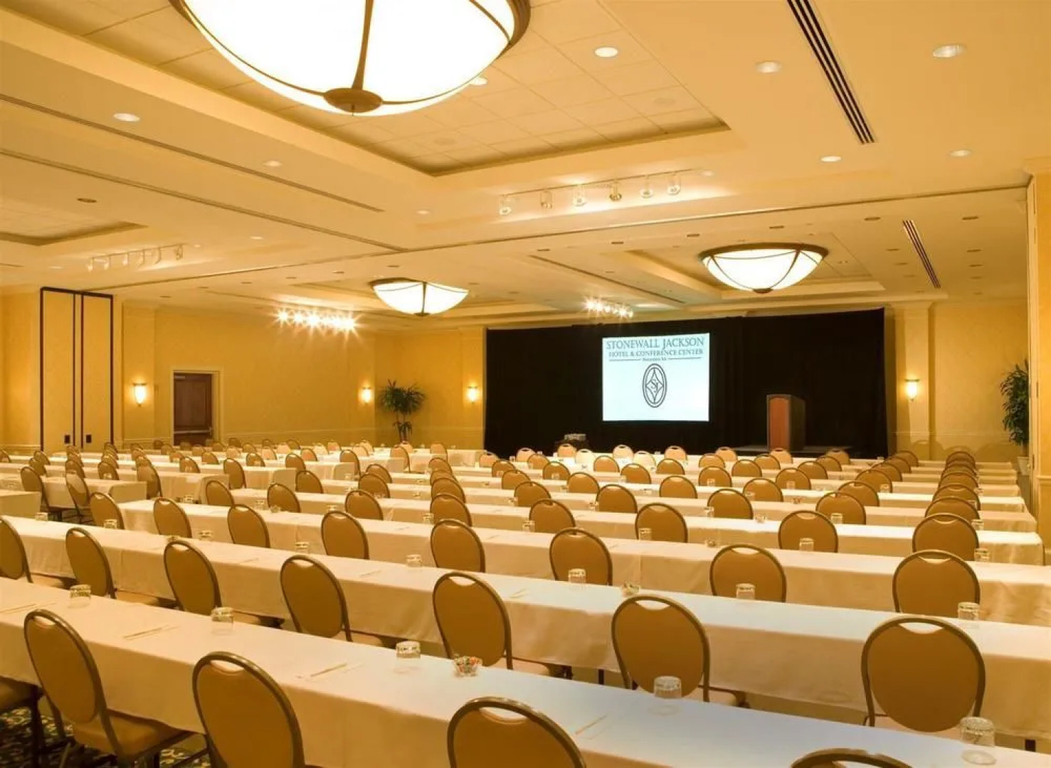 Stonewall Jackson Hotel Cc