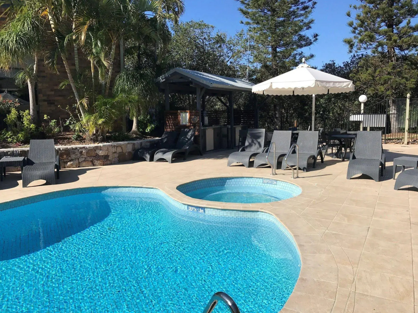 Glen Eden Beach Resort